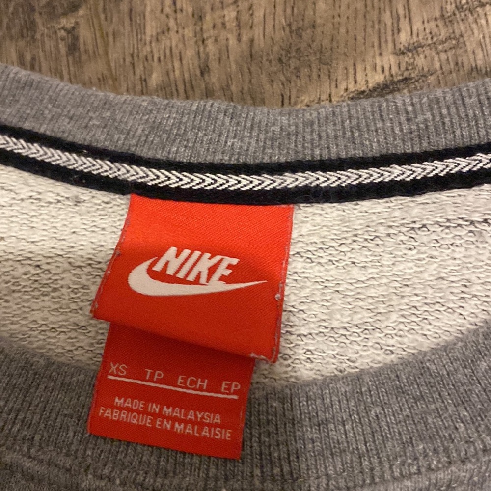 grey nike pullover - Picture 2 of 2